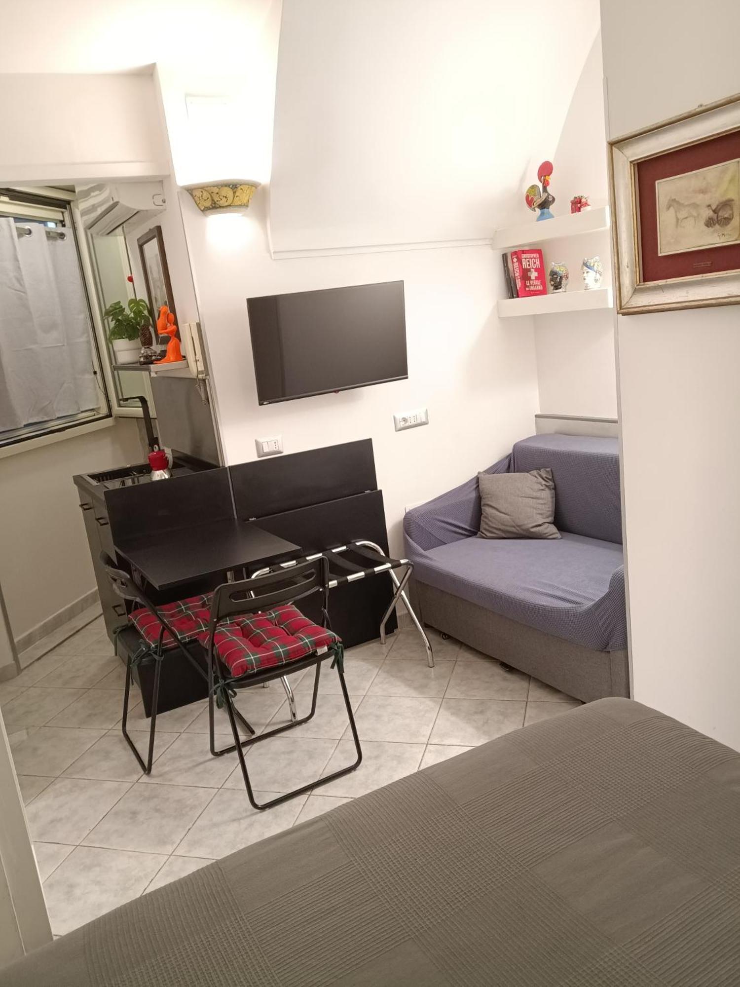 La Residenza Napoli Short Let Monolocale Standard Via Chiaia 82 Napoli Lägenhet Exteriör bild