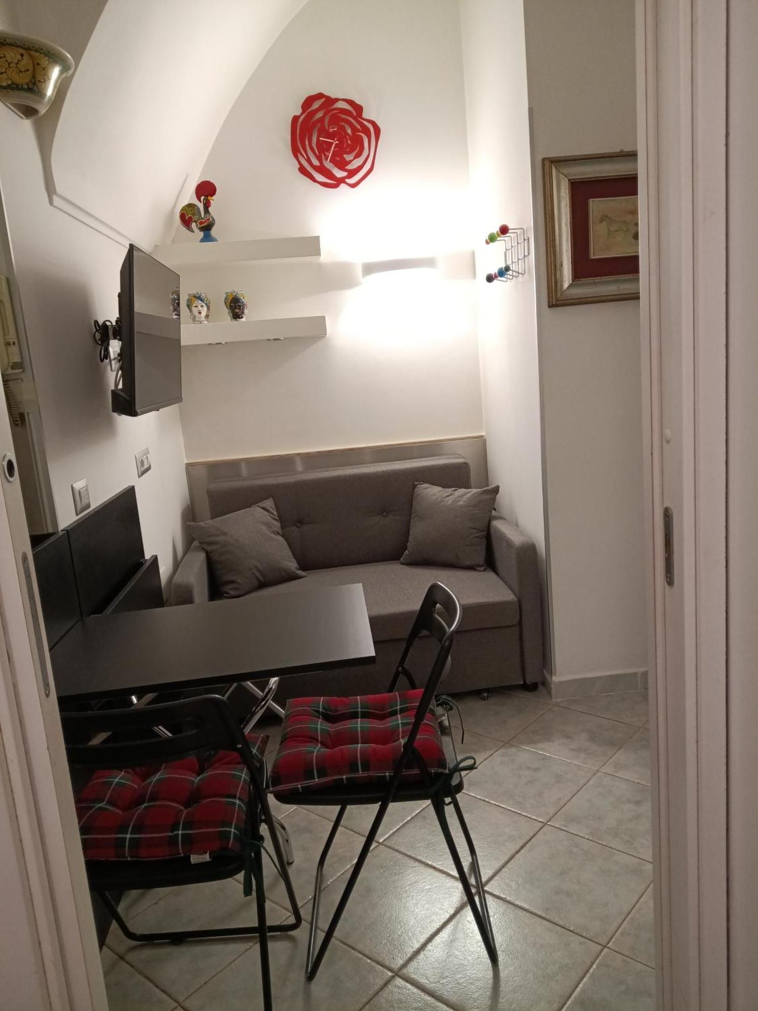 La Residenza Napoli Short Let Monolocale Standard Via Chiaia 82 Napoli Lägenhet Exteriör bild